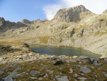 Le lac Autier avec à droite la Cime Niré (2666m)