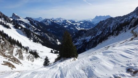 Le collet au dessus des chalets de Mens