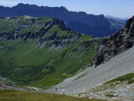 Durant le remontée au col de Salenton, regard arrière vers le col des Chaux et la Tête de Villy.