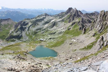 Au col, vue sur le Lac & le Refuge de Presset