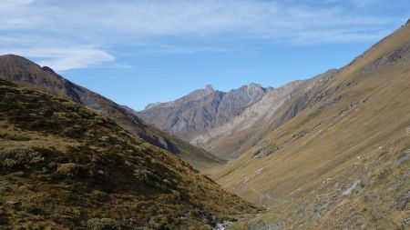 Dans le rétro, la Tête des Toillies et la Rocca Bianca