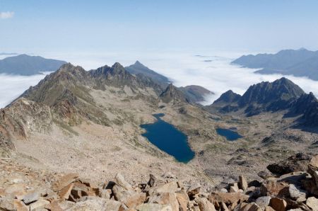 Vue plongeante sur les Lacs