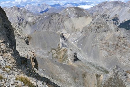 Sous le soleil encore haut, on a parfois du mal à juger des formes et des perspectives