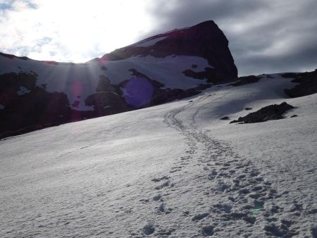 Montée sur les névés, en direction du sommet...