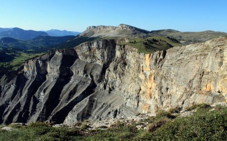 Vue arrière sur la Montagnette