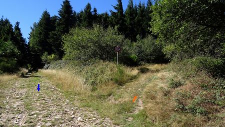 ...puis, presque de suite, prendre à droite.