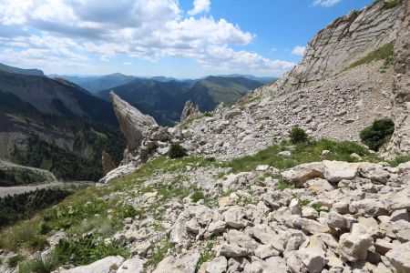 Descente par la crête du Penas.