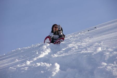 Camille sur les pentes de la piste de Régalécia