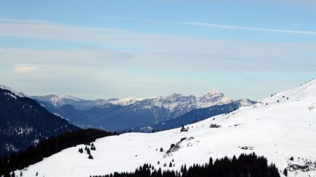 Regard vers le Mont Charvin