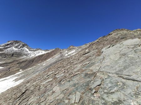 La montée le moins pentu vers le Colerin (à droite), l’Albaron (à gauche)