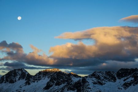 Coucher de lune et lever de soleil 