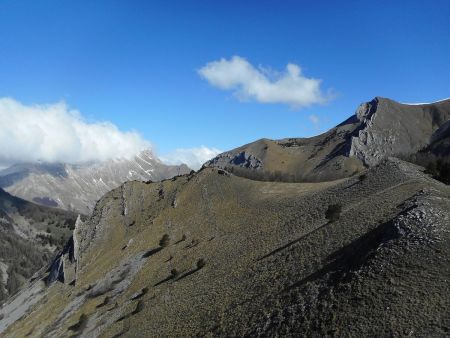 Sommet Pic de Montclair : vue sur le Pic de Courmian.