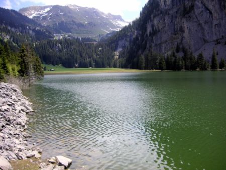 Le lac de Flaine (plus joli que la station du même nom).