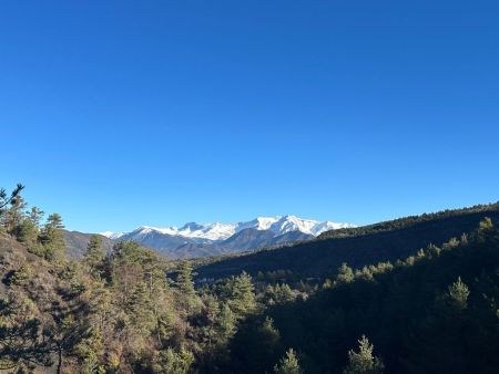 Massif de l’Estrop.