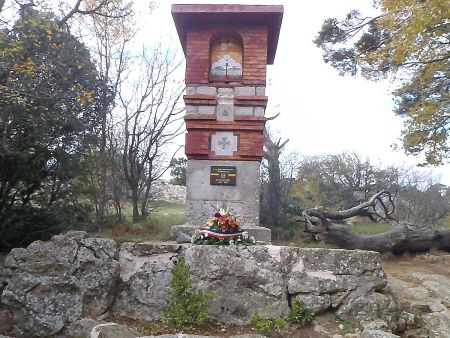 Monument au mort du Col de Bertagne