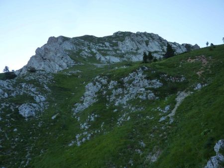 Dans le couloir évasé, après la traversée sous la dent, et en arrivant vers la cuvette