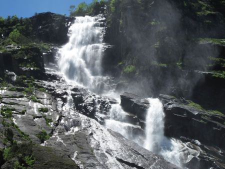 Retour au pied de la cascade de Nerech