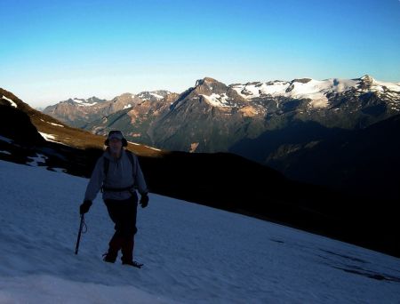 ...mais je suis seul sur le Glacier de l’Arcelle qui reste à l’ombre...