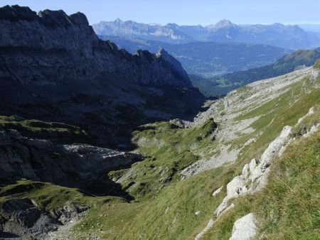 Vue sur le vallon de Bostan.