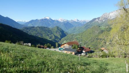 Le Mont, regard vers les Bauges