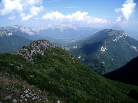 Vers le nord, le Platary Sommet de Charbonnier et Mont Aiguille.