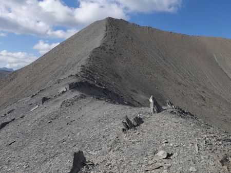 Depuis le pic sud, direction le pic nord pour profiter une dernière fois du paysage...