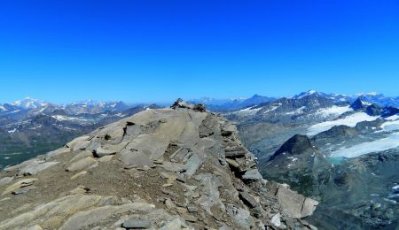 Sommet et panorama fabuleux.