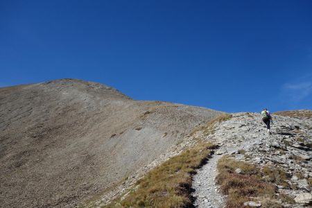 On se rapproche de l’arête droite