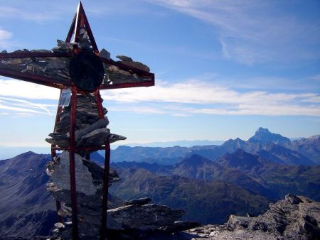 La Croix et le Mont Viso.