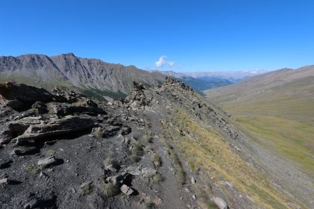 Descente par la crête de la Roche Rousse.