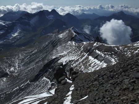 En arrivant au col des Paresseux, regard vers la Dent de la Chaux et les Dents Blanches.