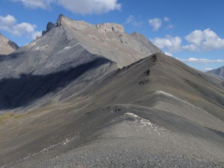 Au col de Martignare, regard arrière sur la crête descendue.