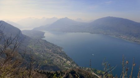 Vue sur le lac