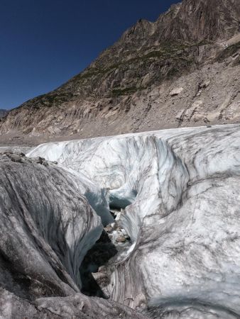 L’eau a creusé un véritable canyon