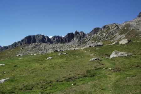 À l’approche du lac