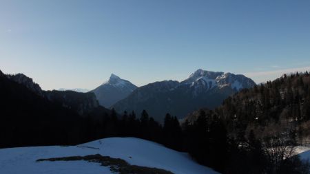 Vers Chamechaude et le Charmant Som