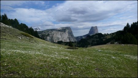 Descente vers la Cabane de Chaumailloux.