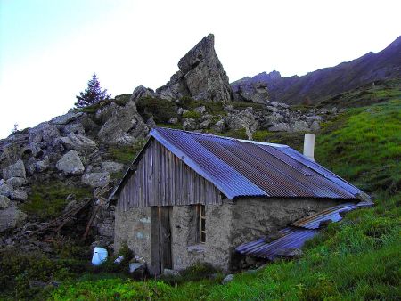 Cabane de berger sous Rocher Roux