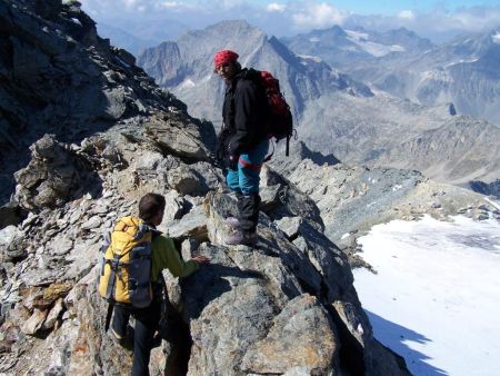 Sur l’arête sommitale de la pointe de Labby.