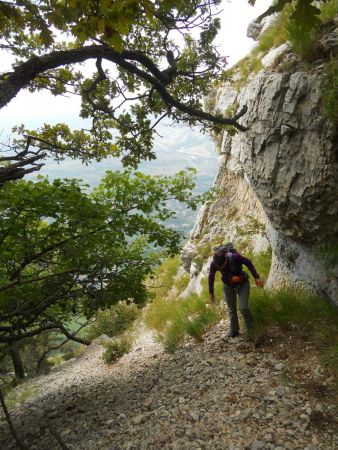 Remonter la paroi sur la droite