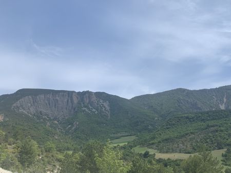 Au loin La Chapelle.