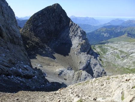 Descente de la deuxième rampe face à la Golette de l’Oule.