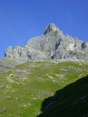 L’Aiguille Grise se rapproche, mais çà chauffe sous le chapeau.