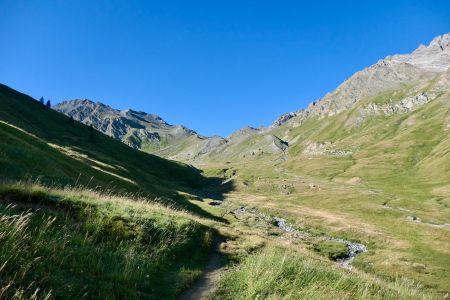 La montée au col de Péas par le GR