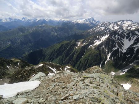 Vue vers l’Arvan, les Ecrins et les Grandes Rousses.