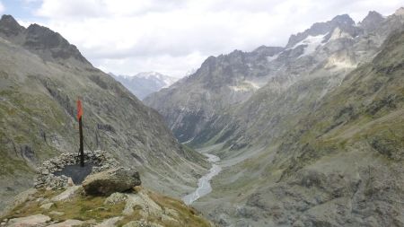 Dans le rétro, le Vallon de la Pilatte, le refuge est tout près