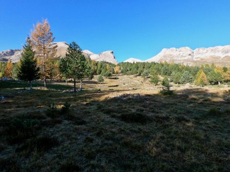 Avec cette fois la Tête de Vallon Pierra et le Grand Ferrand.