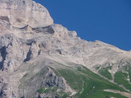 Zoom, vu de Château-Méa ou ses environs.