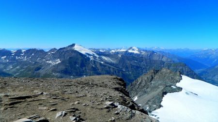 Charbonnel, Pointe de Ronce et massif des Ecrins.