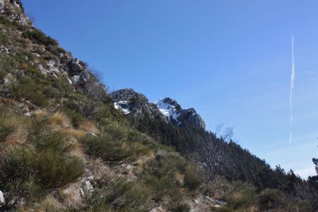 Descente sous les crêtes pour rejoindre le parking